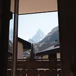 Beautiful In With A Breathtaking View Of The Matterhorn ツェルマット