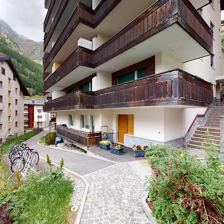 Beautiful In With A Breathtaking View Of The Matterhorn * ツェルマット